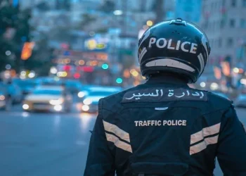 تحويل السير 6 ساعات لإزالة جسر المشاة أمام جامعة عمان الأهلية