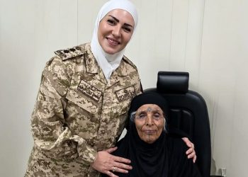 زراعة قرنية صناعية لمعمرة تبلغ من العمر 104 سنوات