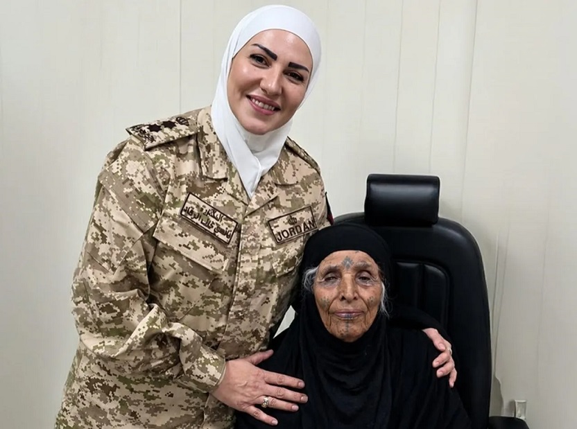 زراعة قرنية صناعية لمعمرة تبلغ من العمر 104 سنوات