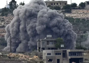غارات دامية على لبنان وسط نزوح جماعي في صيدا