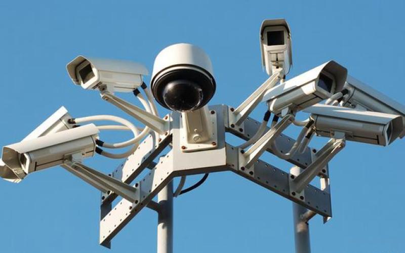 تركيب كاميرات في الحدائق والمنتزهات ضمن مشروع عمان مدينة ذكية