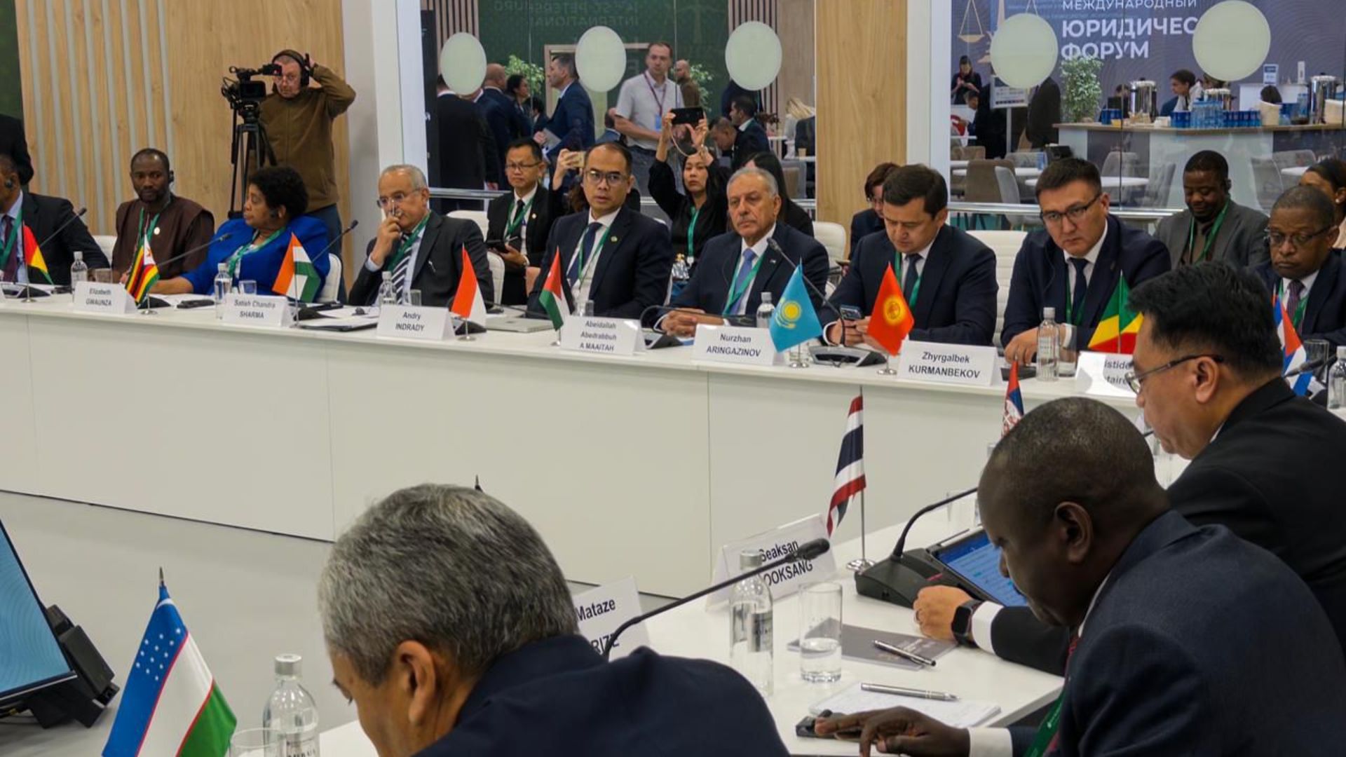 مدير الأمن العام يشارك في منتدى سانت بطرسبرغ الدولي 14