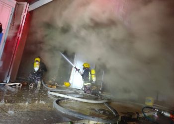 الدفاع المدني يتعامل مع حريق كبير في مدينة الحسن الصناعية في إربد