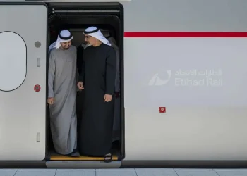 الإمارات تطلق أول قطار ركاب نهاية الشهر بين أبوظبي والفجيرة