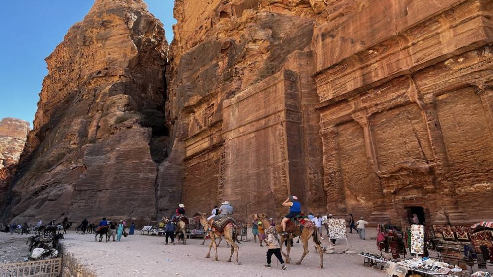 سلطة إقليم البترا: 22 فندقا متضررا و393 عاملا تأثروا بالأزمة السياحية