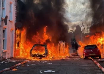 أعمال شغب واحتجاجات مناهضة للهجرة عقب حادثة طعن في أيرلندا الشمالية