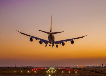 الأردن يؤكد استمرار الحركة الجوية الطبيعية وعدم إغلاق المجال الجوي
