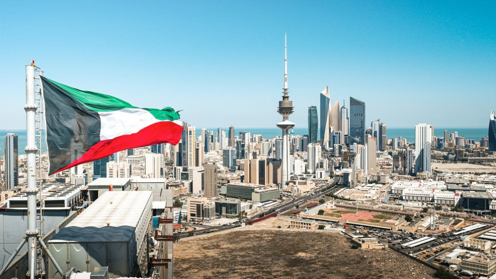 الكويت تعلن استئناف الملاحة الجوية بعد هجمات إيرانية