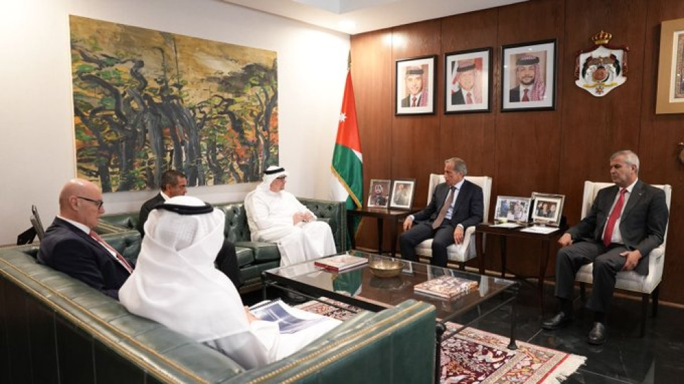 حسان والرئيس التنفيذي لشركة مصدر الإماراتية يؤكدان متانة الشراكة بتنفيذ مشاريع استراتيجية