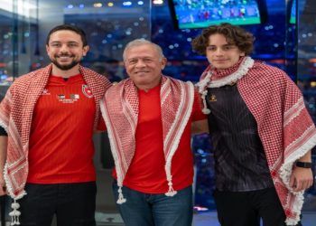الملك وولي العهد يتابعان مباراة النشامى أمام الجزائر