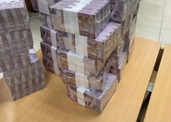 الحكومة تطفي ديونا بقيمة 1.250 مليار دينار في أول 5 أشهر من العام الحالي