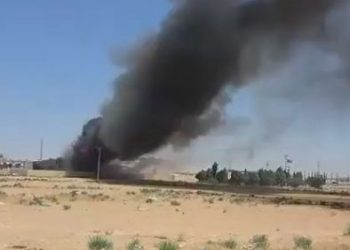 حريق ضخم في مصنع للكرتون في المنطقة الصناعية بالمفرق