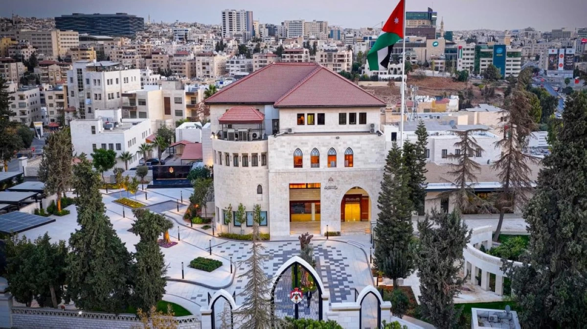 إحالة أمين عام وزارة التربية والتعليم ومدير الخط الحجازي إلى التقاعد