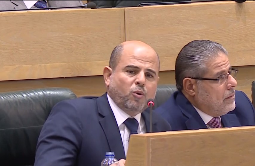 العكور : يشرفني ان اكون متخلفا كما وصفتني احدى طريدات النسوية