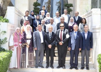العيسوي يلتقي فعاليات شعبية واكاديمية وطلابية