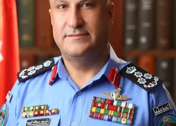 مؤمن الشبول يهنئ محمود الزيود بمناسبة ترفيعه إلى رتبة عميد
