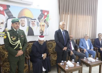 مندوبا عن الملك وولي العهد.. العيسوي يعزي عشيرة بني هاني