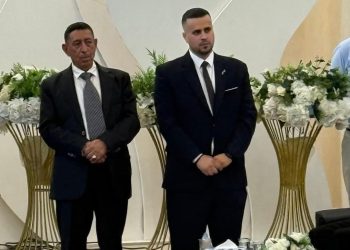 السيد خاز المعايطة يهنئ خاله بمناسبة خطوبة إبنه