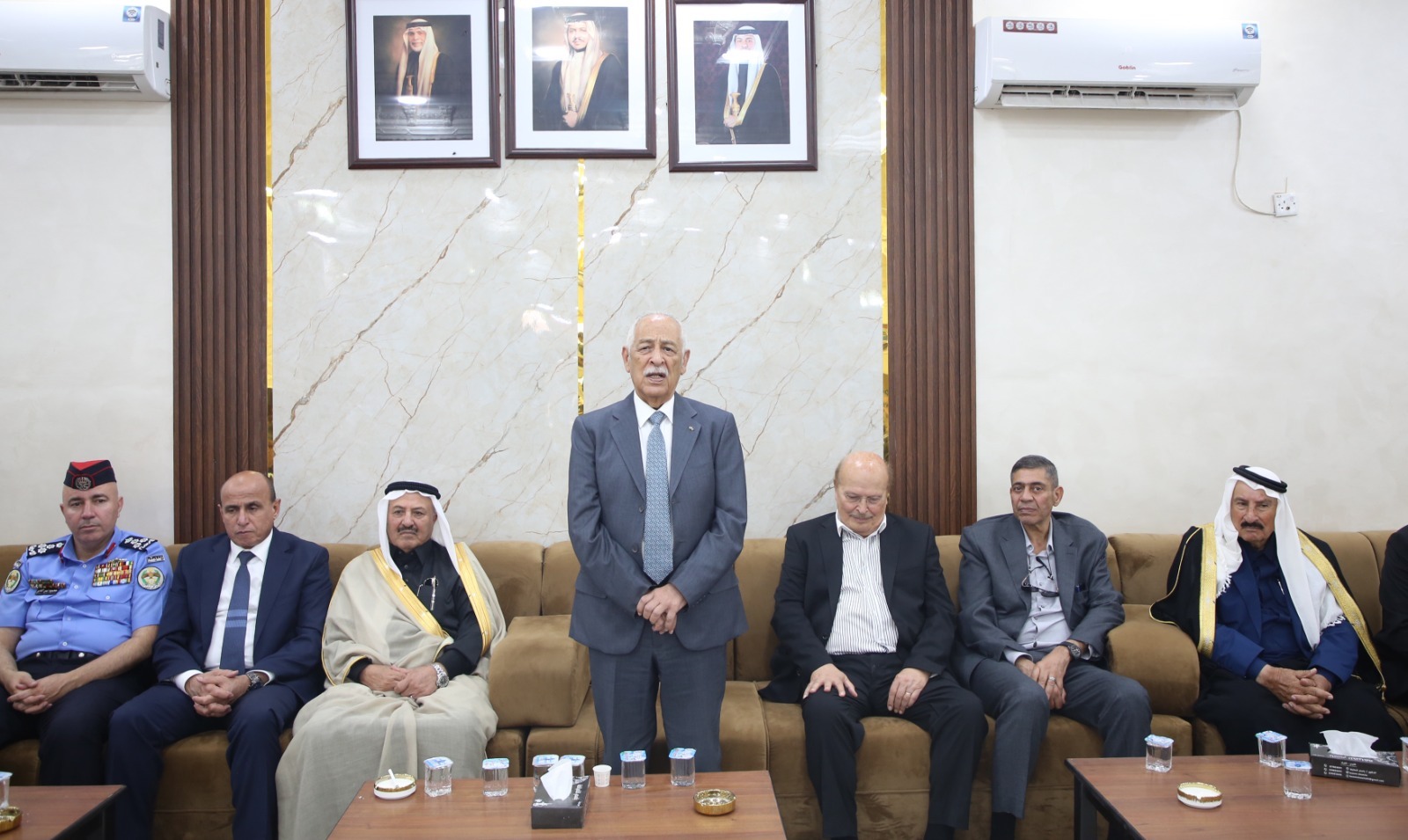 مندوبا عن الملك وولي العهد.. العيسوي يعزي المجالي والداود والصباغ