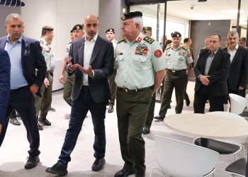 اللواء الركن الحنيطي يزور منصة زين للإبداع ومركز زين الإقليمي للبيانات