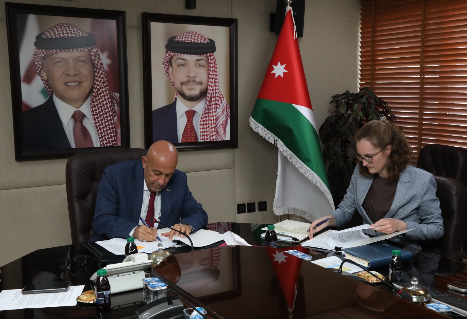 الأردن وألمانيا يوقعان اتفاقية لبدء تنفيذ منحة الناقل الوطني وتعزيز الأمن المائي