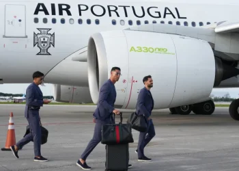 تفتيش رونالدو في أمريكا يثير الدهشة عبر المنصات