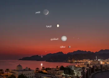 لوحة سماوية تجمع القمر والزهرة والمشتري وعطارد في مشهد نادر