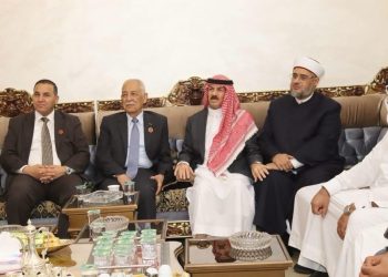 بتوجيهات ملكية سامية.. رئيس الديوان الملكي يطمئن على صحة الشيخ تركي الخزاعلة