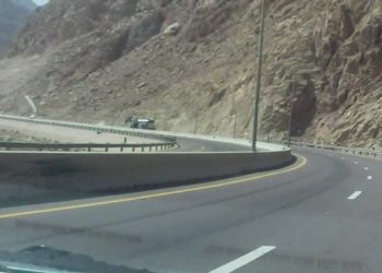 تحويلات مرورية لمدة شهر على طريق وادي عربة بالتزامن مع تنفيذ عبارة صندوقية