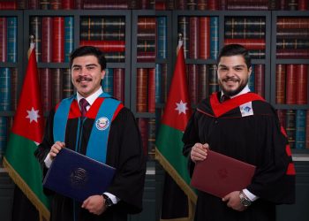 تخريج نجلي سفيان فارس الربابعة من جامعتي العلوم والتكنولوجيا وجدارا