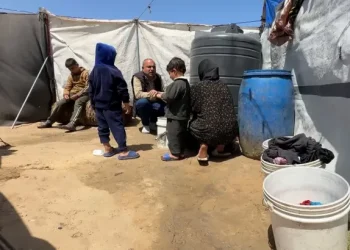 قوارض وأوبئة قاتلة تفتك بالأطفال في مخيمات النزوح بغزة