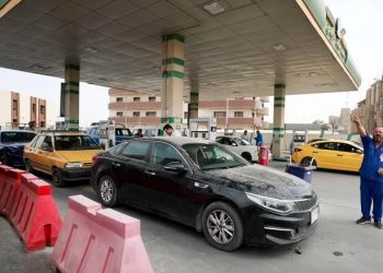 أزمة الوقود تشل بغداد.. طوابير طويلة ومعاناة يومية للمواطنين