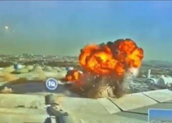 الكويت تنشر فيديو هجوم المسيرة الإيرانية على مبنى الركاب بمطارها الدولي