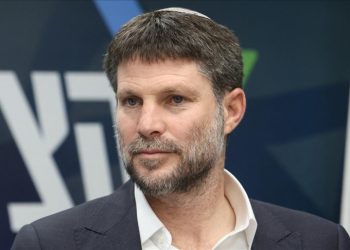 فرنسا تفرض عقوبات على متورطين بالعنف في الضفة الغربية وتحظر دخول سموتريتش