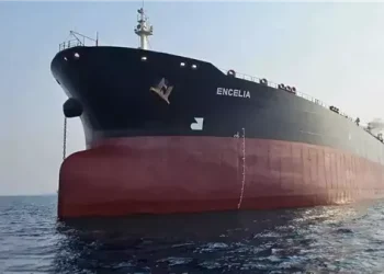 استهداف سفينة سعودية في البحر الأحمر وطاقمها بخير