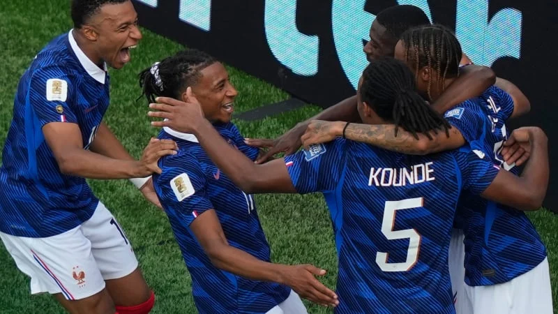 فرنسا تتجاوز باراغواي وتضرب موعدا مع المغرب في ربع نهائي المونديال