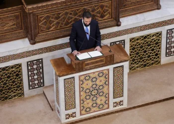 لا تصفيق ولا هتافات .. كيف قرأ السوريون أول جلسة لمجلس الشعب الجديد؟