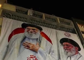 صورة لخامنئي تشعل مواجهة بين الأمن والميليشيات في كربلاء