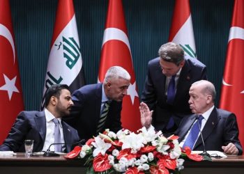 ليش ما وقعت؟.. وزير عراقي يربك مراسم توقيع اتفاقيات مع تركيا
