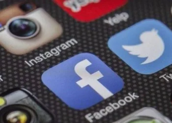 عطل مفاجئ يضرب منصة “فيسبوك” لدى بعض المستخدمين