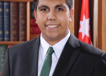 عمر القطاطشة مبارك التخرج
