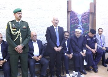 مندوبا عن الملك وولي العهد.. العيسوي يعزي أبو عيد وشختور