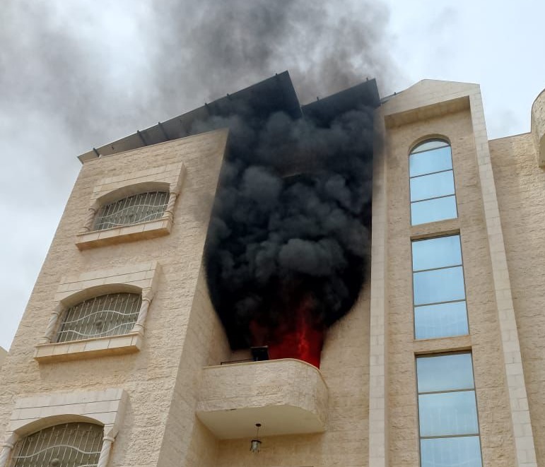 وفاة سيدة وإصابة طفليها إثر حريق منزل في العقبة