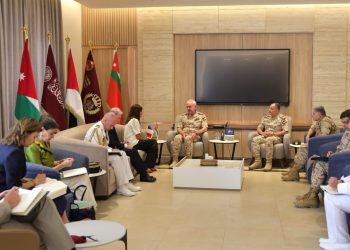 الحنيطي يستقبل الوزيرة المفوضة لشؤون القوات المسلحة والمحاربين القدامى الفرنسية