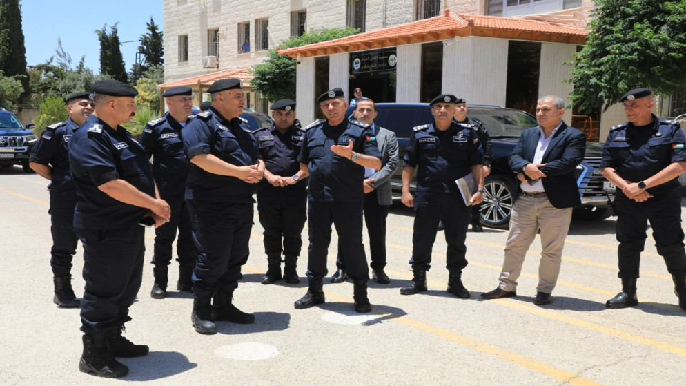 استحداث خدمة الحوالات المالية لنزلاء السجون.. والزيارات عبر الفيديو