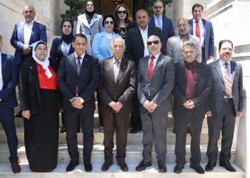 العيسوي يلتقي وفدا من حزب التغيير