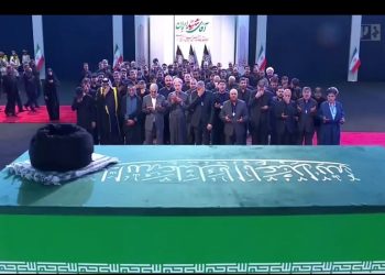 حضور عربي رسمي وشعبي في طهران لتشييع خامنئي