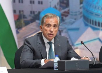حسّان يوجّه بإصدار نظام عاجل لضبط العمل الوزاري ومنع تضارب المصالح