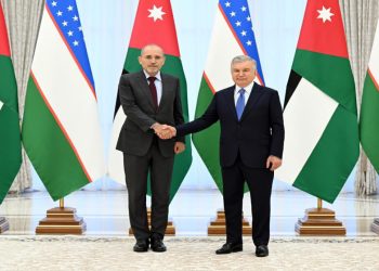وزير الخارجية ينقل تحيات الملك إلى الرئيس الأوزبكي