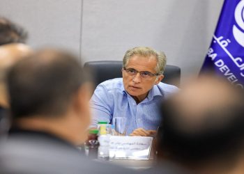 رئيس الوزراء: الأشهر المقبلة ستشهد بدء تنفيذ الناقل الوطني والسكك الحديدية